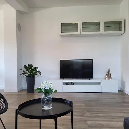 Vila Maslina-apartman Br.4 *